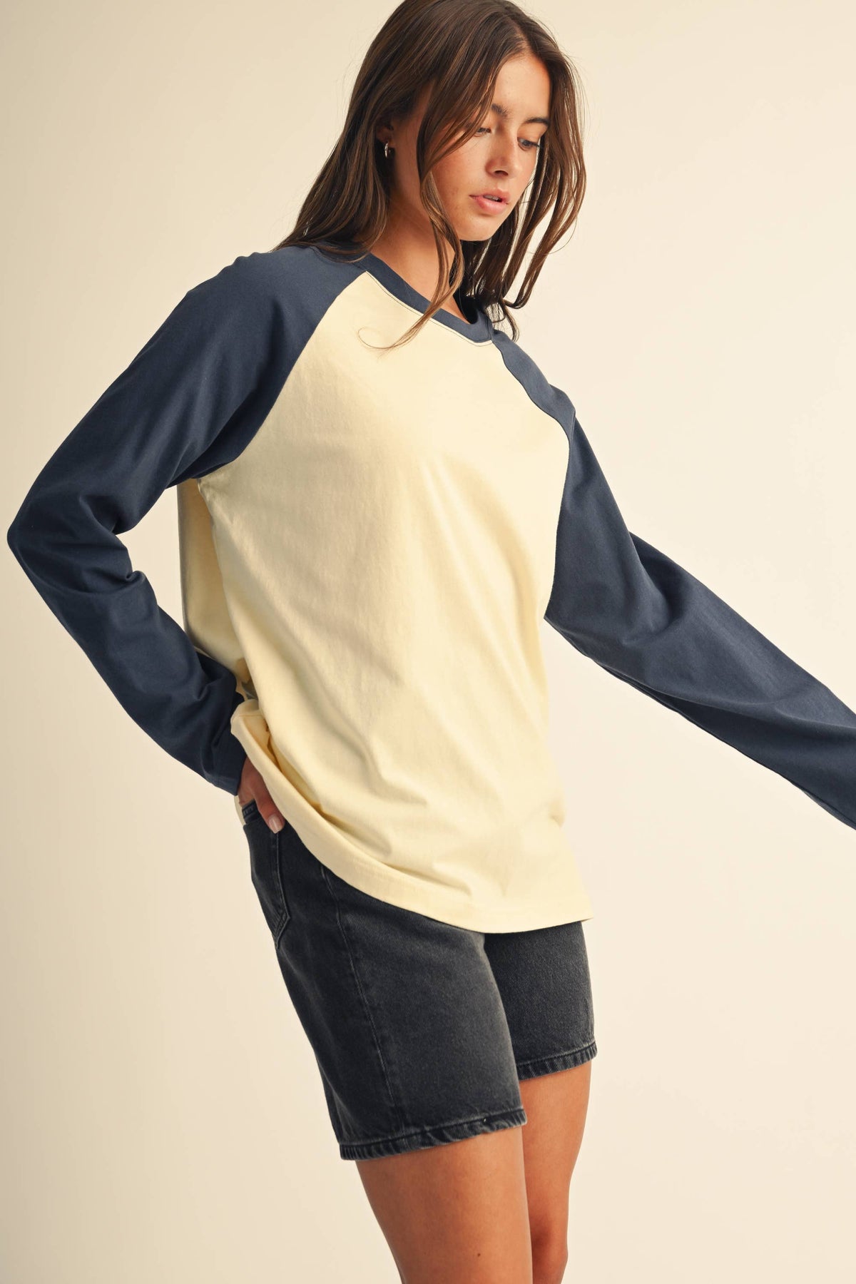 Contrast Raglan Long Sleeve Baseball Tee